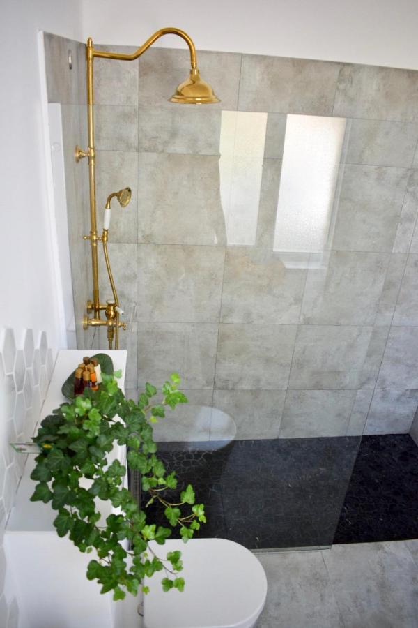 Voya Nordic Apartment-A Luxury Oasis In The Old Town Braşov Exterior foto