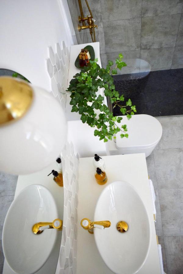 Voya Nordic Apartment-A Luxury Oasis In The Old Town Braşov Exterior foto